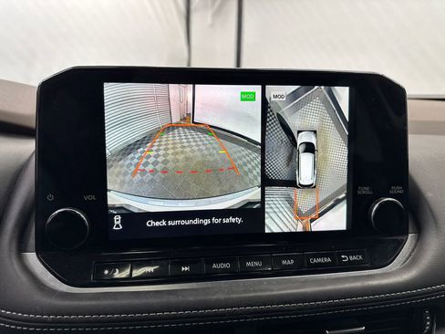 Used 2021 Nissan Rogue Platinum image 32