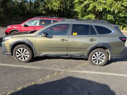 Certified 2024 Subaru Outback Premium AWD/4WD image 8