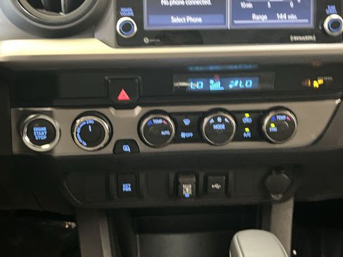 Used 2023 Toyota Tacoma SR5 AWD/4WD image 20