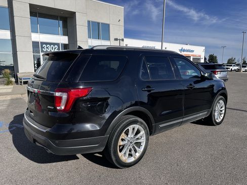 Used 2018 Ford Explorer XLT w/ Equipment Group 202A AWD/4WD image 5