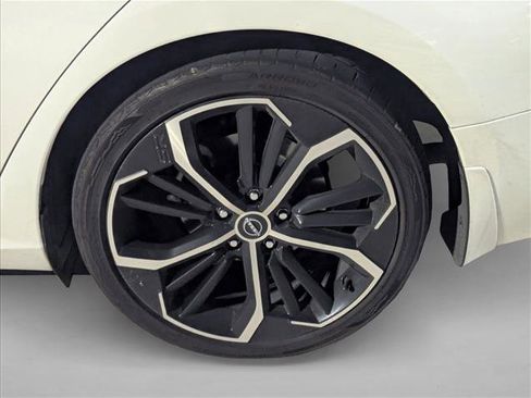 Used 2024 Nissan Altima 2.5 SR FWD image 6