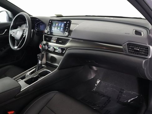 Used 2018 Honda Accord Sport image 9