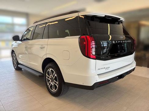 Certified 2025 Ford Expedition Active AWD/4WD image 2