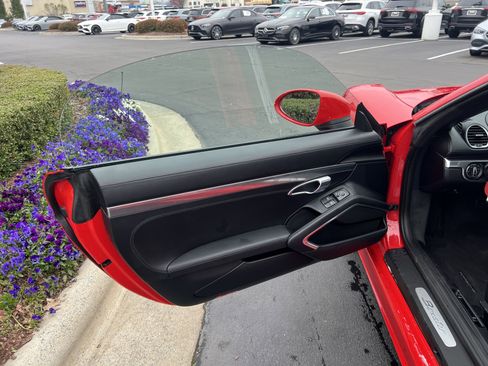 Used 2019 Porsche 718 Boxster image 14