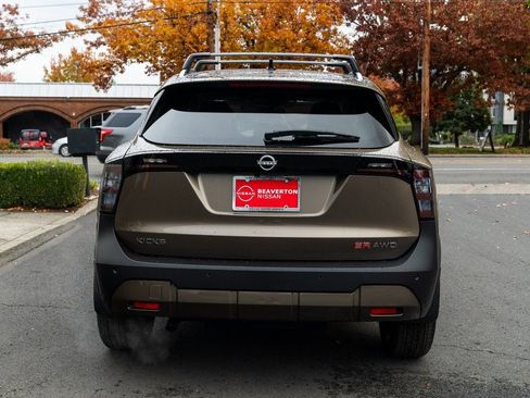 New 2026 Nissan Kicks SR AWD/4WD image 5