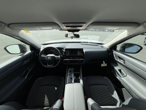 New 2026 Nissan Pathfinder SV image 16