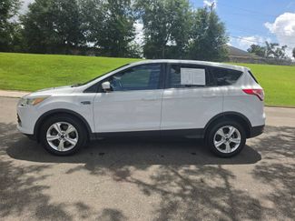 Used 2015 Ford Escape SE FWD video 2