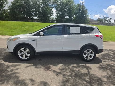 Used 2015 Ford Escape SE FWD image 2