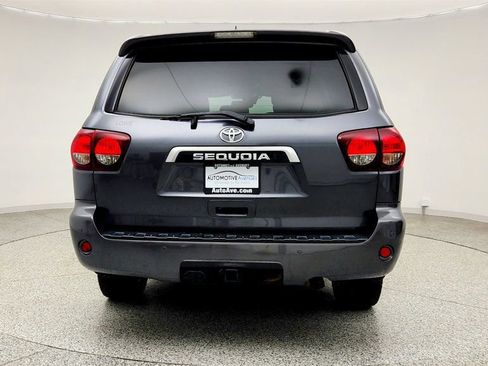 Used 2020 Toyota Sequoia Platinum RWD image 6
