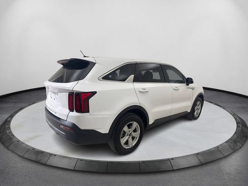 Used 2022 Kia Sorento LX FWD image 6