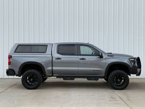 Used 2021 Chevrolet Silverado 1500 LT Trail Boss image 3