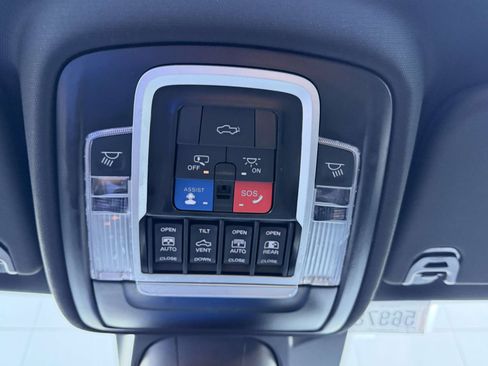 Used 2024 RAM 1500 Limited AWD/4WD image 28