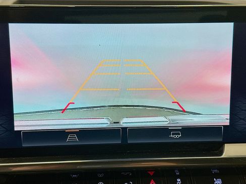 Used 2024 GMC Sierra 1500 Elevation image 23