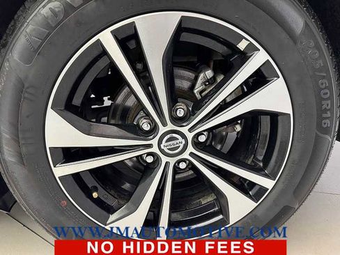 Used 2023 Nissan Sentra SV FWD image 9