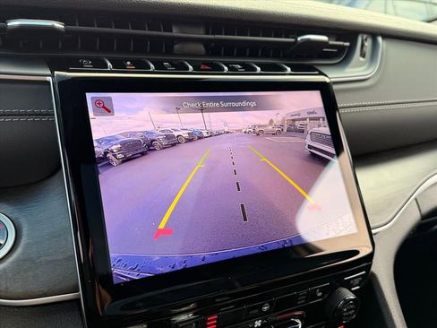 New 2025 Jeep Grand Cherokee Limited image 21