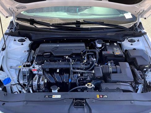 Used 2024 Hyundai Elantra Limited FWD image 30