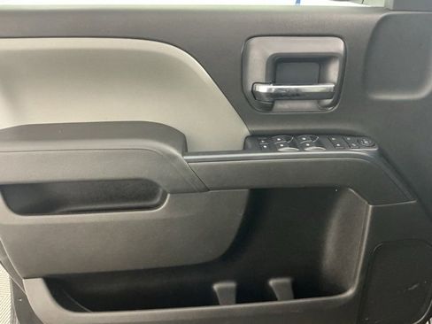 Used 2018 Chevrolet Silverado 1500 Custom w/ Custom Value Package image 18