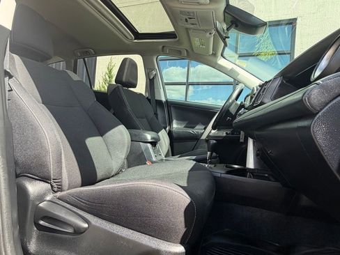 Used 2017 Toyota RAV4 XLE FWD image 15