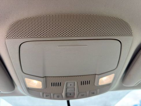 Used 2017 Ford Fusion SE w/ Fusion SE Technology Package FWD image 19