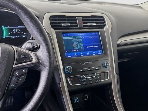 Used 2020 Ford Fusion SE FWD image 18