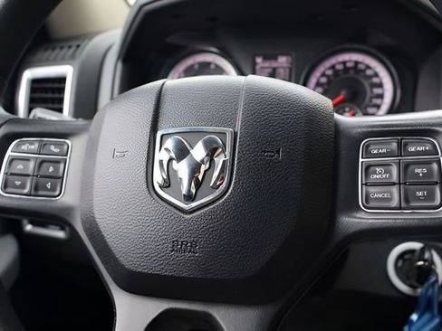 Used 2019 RAM 1500 Classic SLT AWD/4WD image 14