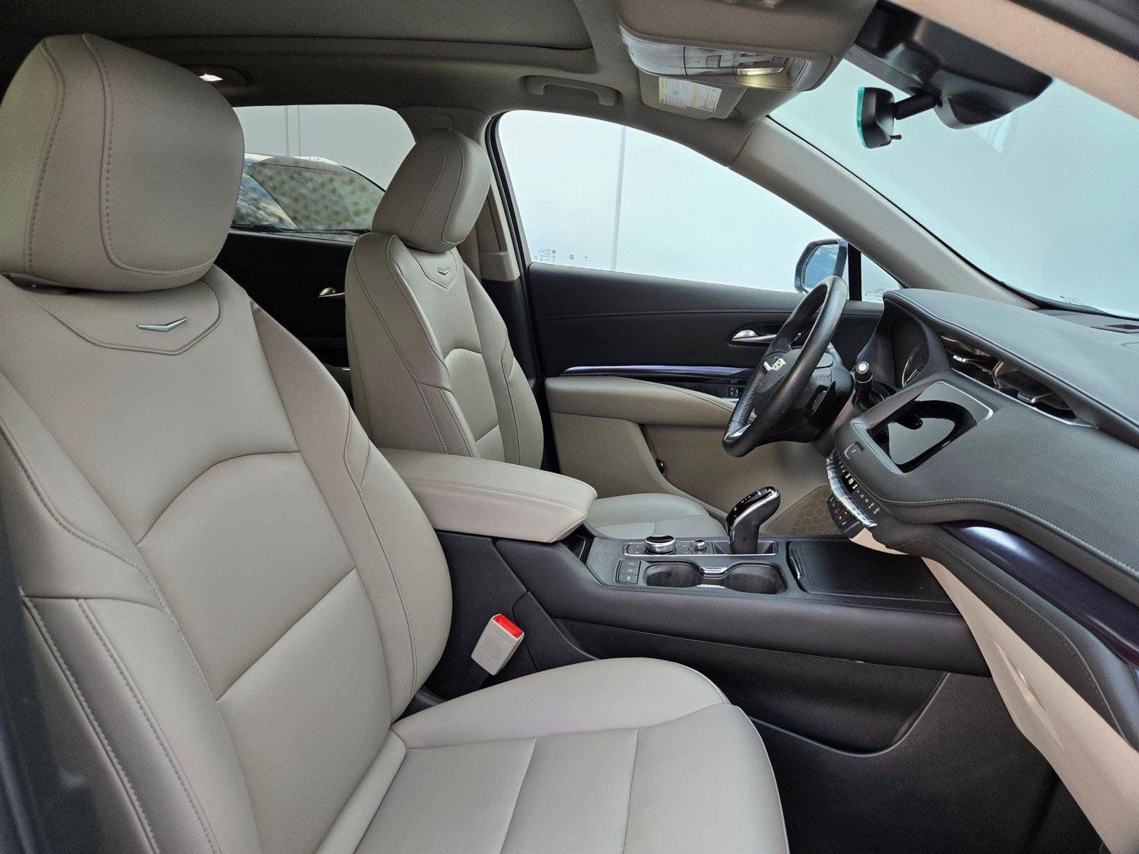 Certified 2023 Cadillac XT4 Luxury w/ Cold Weather Package FWD image 27