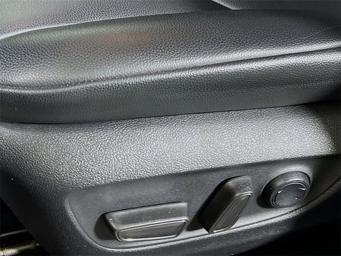 Certified 2021 Toyota Highlander XLE image 18