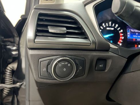 Used 2013 Ford Fusion SE FWD image 17