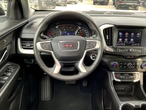 Certified 2022 GMC Terrain SLE w/ Driver Convenience Package image 4