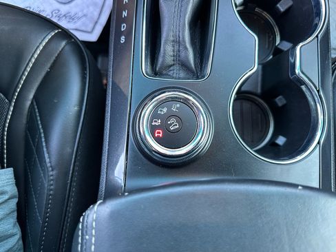 Used 2018 Ford Explorer Platinum image 57