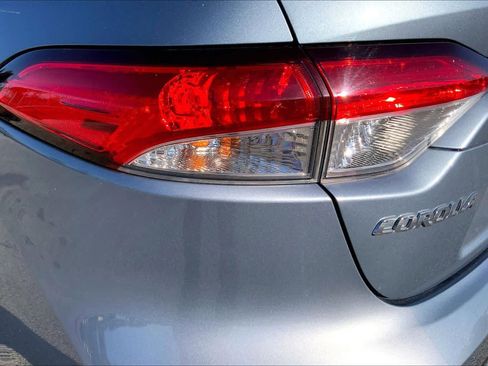 Used 2022 Toyota Corolla LE image 27