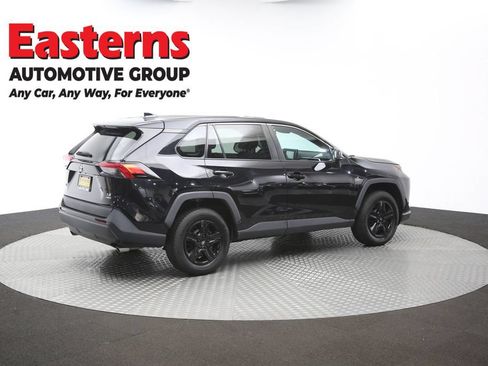 Used 2022 Toyota RAV4 LE AWD/4WD image 41