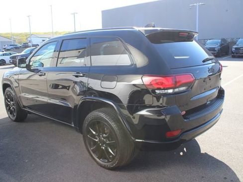 Used 2020 Jeep Grand Cherokee Altitude AWD/4WD image 27
