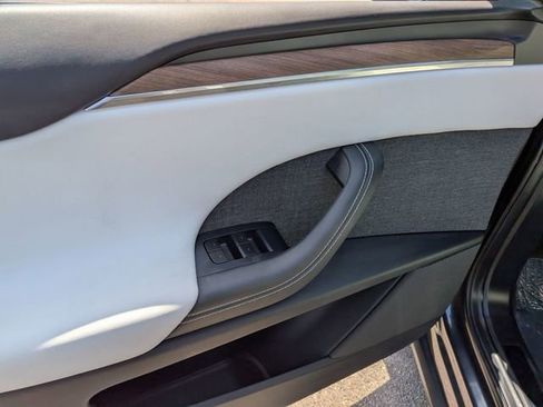 Used 2024 Tesla Model X AWD/4WD image 8