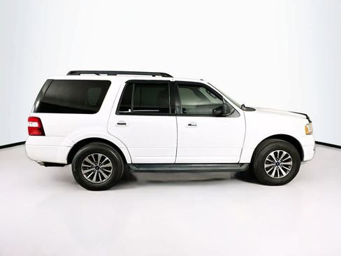 Used 2017 Ford Expedition XLT image 26