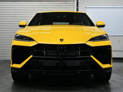 Used 2025 Lamborghini Urus SE AWD/4WD image 28