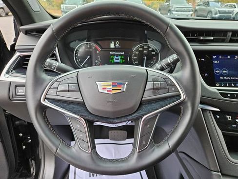Certified 2025 Cadillac XT5 Premium Luxury image 25