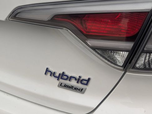 Used 2017 Hyundai Sonata Limited FWD image 5