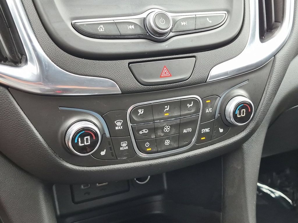 Used 2021 Chevrolet Equinox LT AWD/4WD image 25