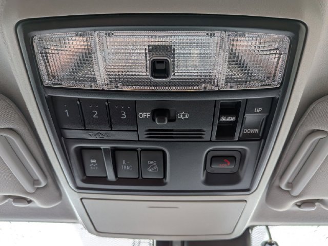 Used 2023 Toyota 4Runner SR5 Premium w/ Moonroof Package AWD/4WD image 13