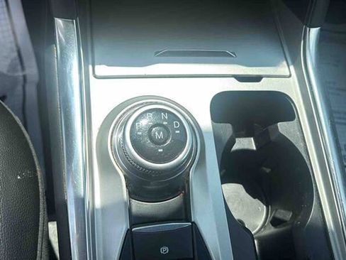 Used 2021 Ford Explorer XLT AWD/4WD image 18
