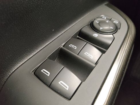Used 2023 GMC Acadia SLT FWD image 27
