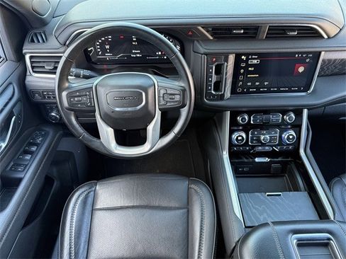 Used 2023 GMC Yukon Denali image 13