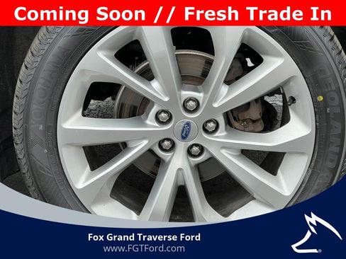 Certified 2023 Ford Explorer Platinum w/ Technology Package AWD/4WD image 9