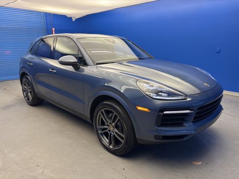 Used 2020 Porsche Cayenne image 2