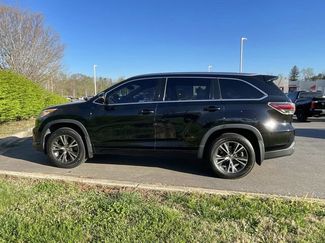 Used 2016 Toyota Highlander XLE video 2