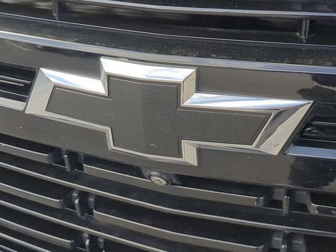 Used 2023 Chevrolet Suburban RST w/ Luxury Package image 32