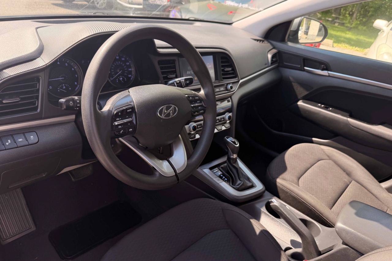 Used 2020 Hyundai Elantra SEL w/ Cargo Package (C1) FWD image 16
