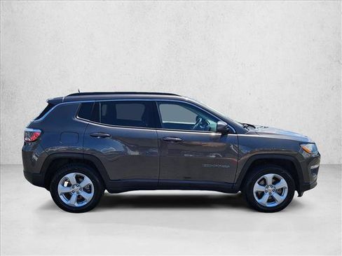 Used 2021 Jeep Compass Latitude w/ Driver Assistance Group AWD/4WD image 4