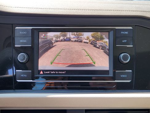 Used 2024 Volkswagen Jetta SE w/ Panoramic Sunroof Package FWD image 13
